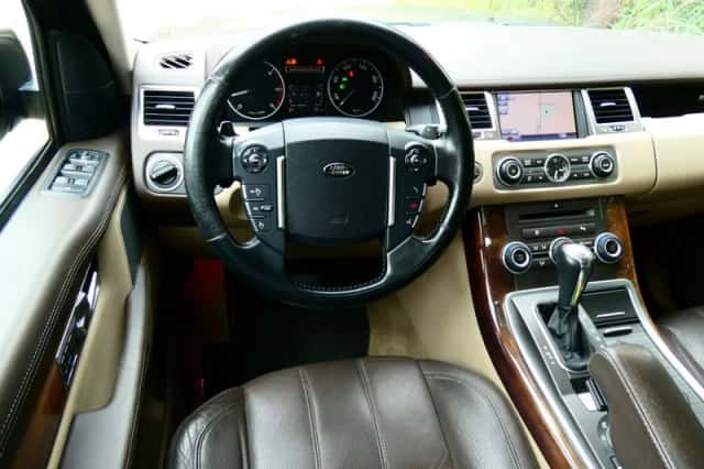 Land Rover Range Rover Sport (2010) thumbnail 2