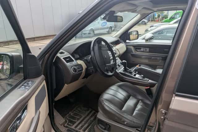 Land Rover Range Rover Sport (2010) thumbnail 3