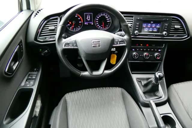 SEAT Leon (2015) thumbnail 2