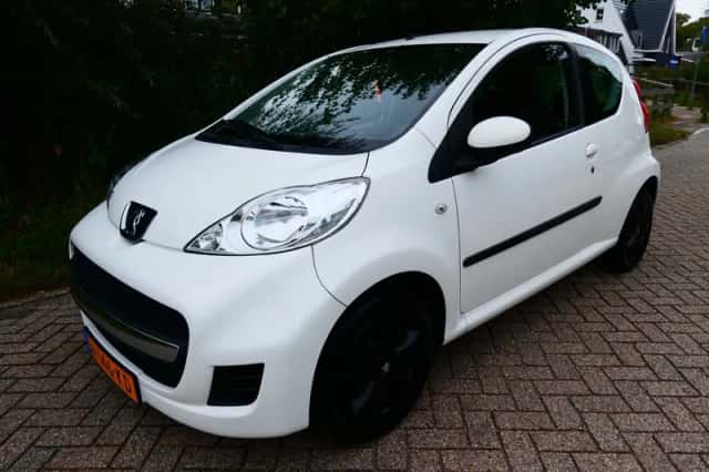 Peugeot 107 (2012) thumbnail 1