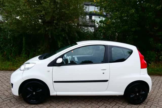 Peugeot 107 (2012) thumbnail 4
