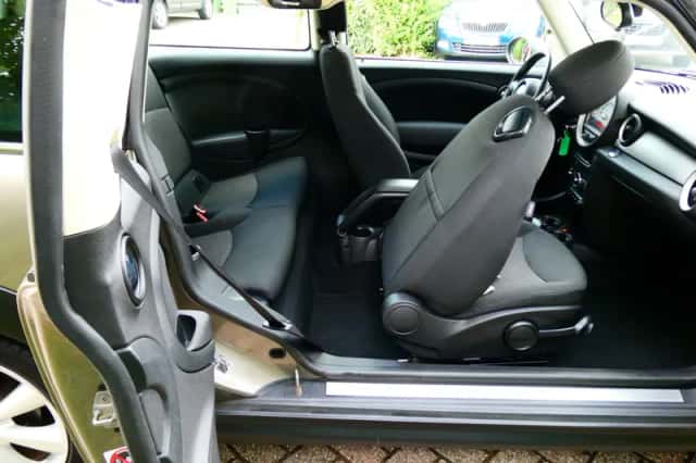 MINI Clubman (2012) thumbnail 3