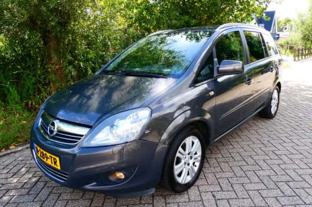 Opel Zafira (2013) thumbnail 1