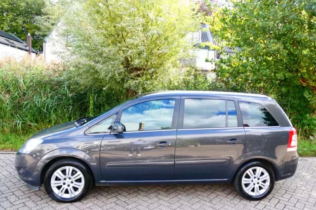 Opel Zafira (2013) thumbnail 4