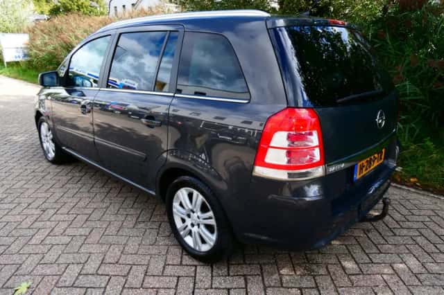 Opel Zafira (2013) thumbnail 5