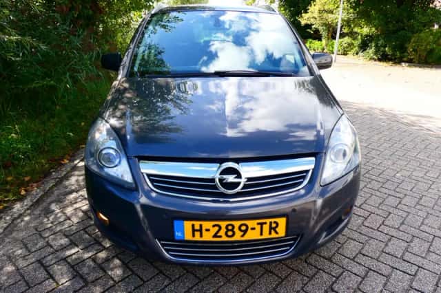 Opel Zafira (2013) thumbnail 6