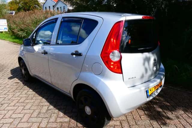 Opel Agila (2011) thumbnail 5