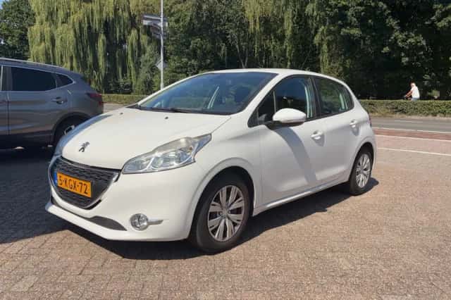 Peugeot 208 (2013) thumbnail 1