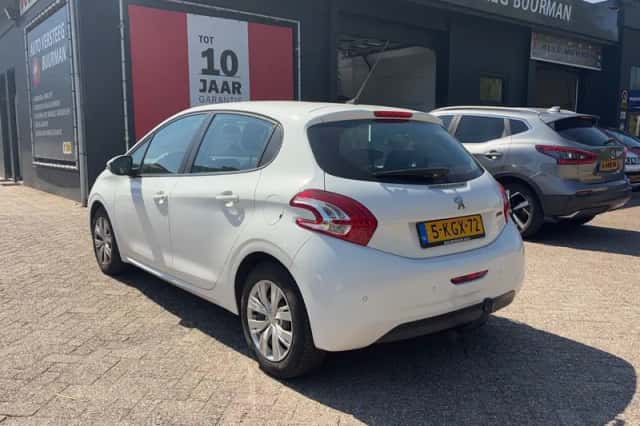 Peugeot 208 (2013) thumbnail 6