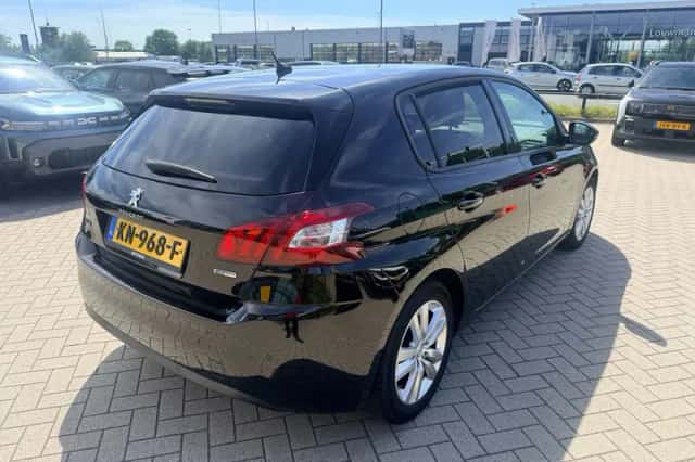 Peugeot 308 (2016) thumbnail 2