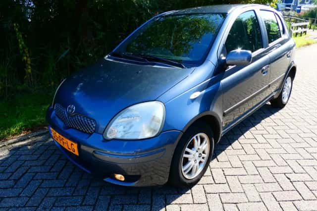 Toyota Yaris (2004) thumbnail 1