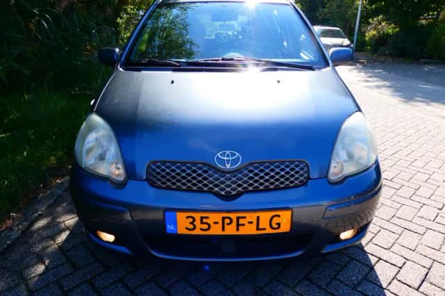 Toyota Yaris (2004) thumbnail 6