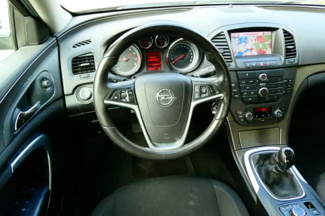Opel Insignia (2009) thumbnail 2