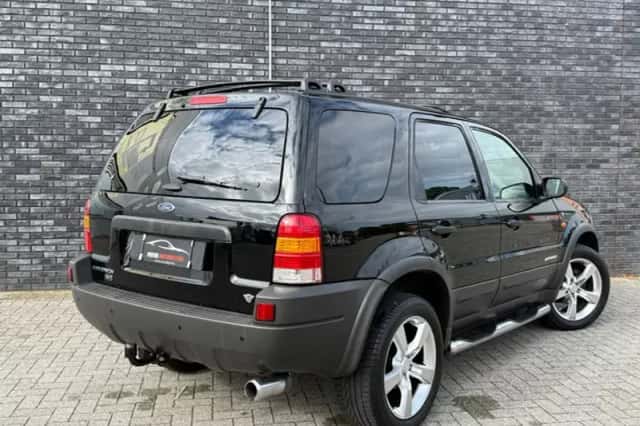 Ford Maverick (2002) thumbnail 3