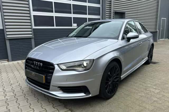 Audi A3 (2015) thumbnail 1
