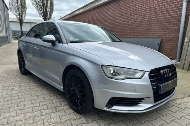 Audi A3 (2015) thumbnail 5