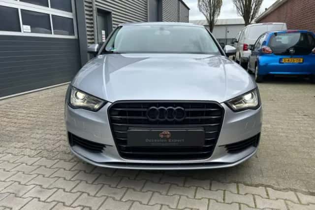 Audi A3 (2015) thumbnail 6