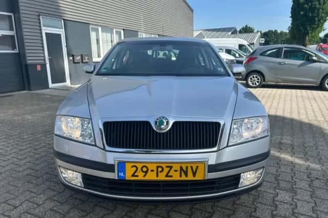 Škoda Octavia (2005) thumbnail 6