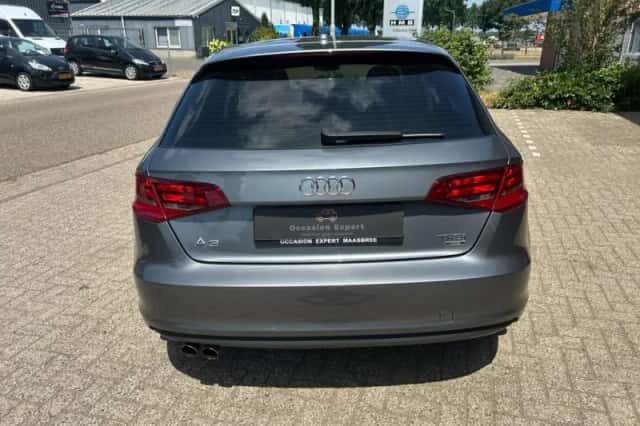 Audi A3 (2015) thumbnail 4
