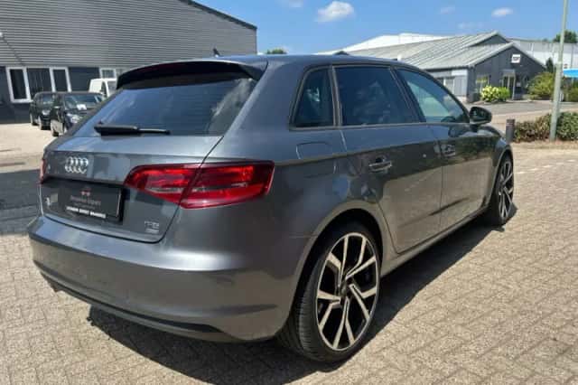Audi A3 (2015) thumbnail 5