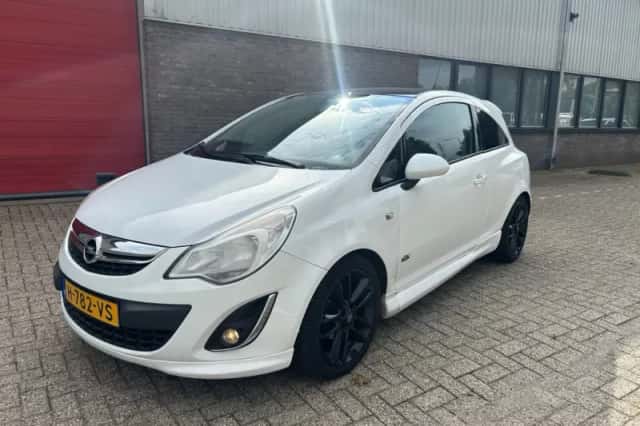 Opel Corsa (2011) thumbnail 1