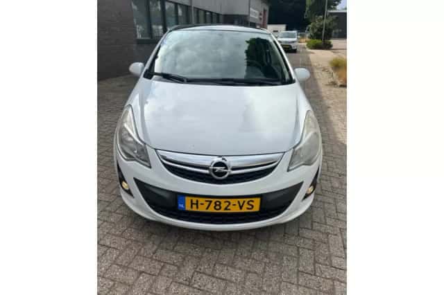 Opel Corsa (2011) thumbnail 6