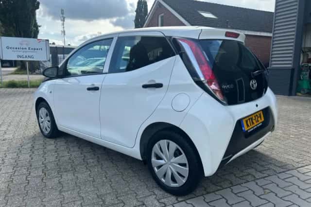 Toyota Aygo (2018) thumbnail 3