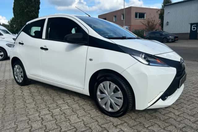 Toyota Aygo (2018) thumbnail 5