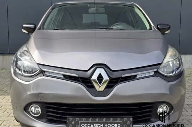 Renault Clio (2015) thumbnail 2