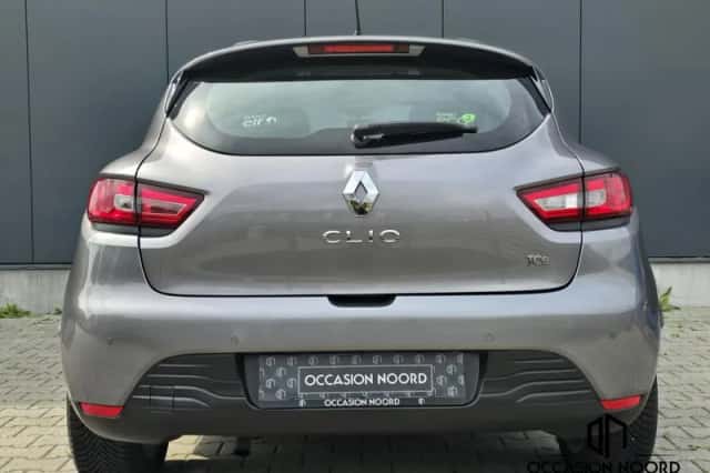 Renault Clio (2015) thumbnail 6