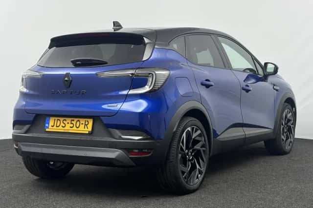 Renault Captur (2025) thumbnail 2