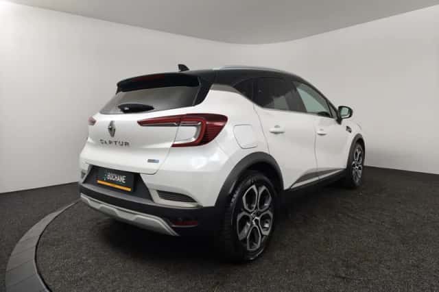 Renault Captur (2022) thumbnail 2