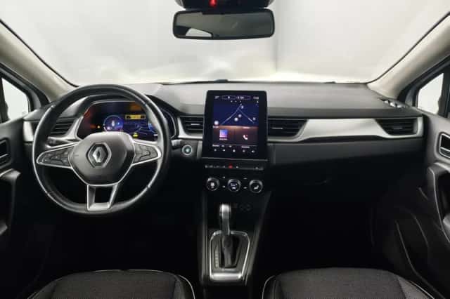 Renault Captur (2022) thumbnail 3