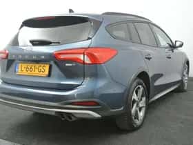 Ford Focus (2021) thumbnail 2