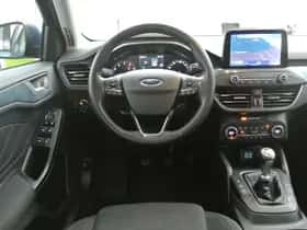 Ford Focus (2021) thumbnail 3
