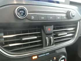 Ford Focus (2021) thumbnail 25