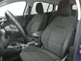 Ford Focus (2021) thumbnail 8