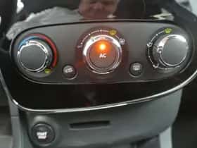 Renault Clio (2014) thumbnail 17