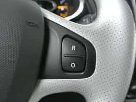 Renault Clio (2014) thumbnail 28