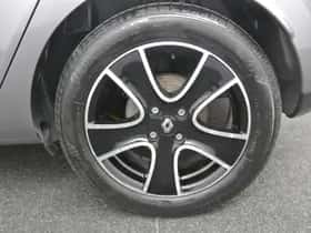 Renault Clio (2014) thumbnail 32