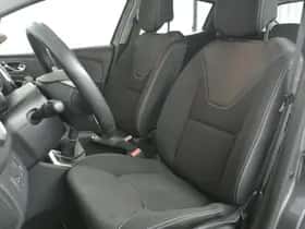 Renault Clio (2014) thumbnail 8