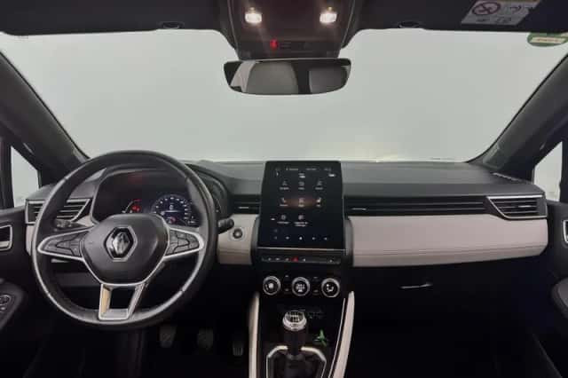 Renault Clio (2022) thumbnail 3