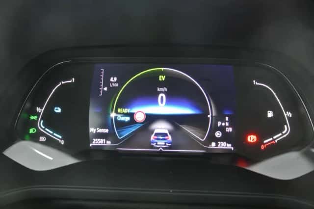 Renault Captur (2022) thumbnail 4