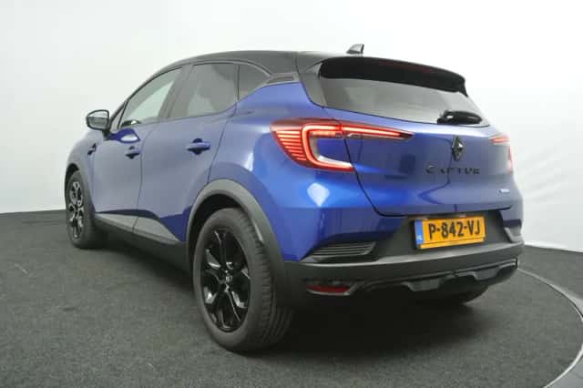 Renault Captur (2022) thumbnail 6