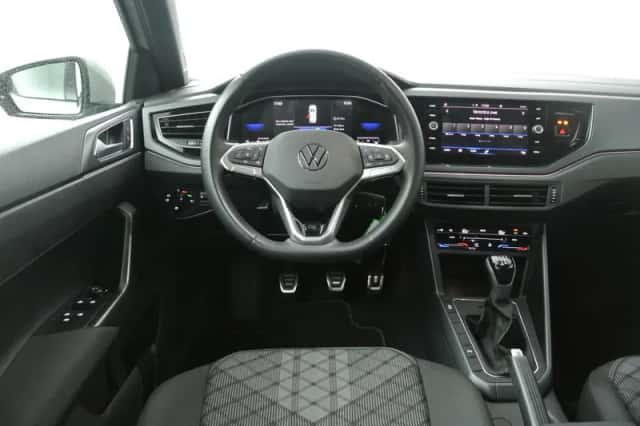 Volkswagen Polo (2023) thumbnail 3