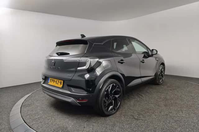 Renault Captur (2025) thumbnail 2