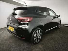 Renault Clio (2023) thumbnail 2