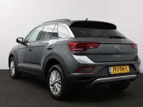 Volkswagen T-Roc (2023) thumbnail 6