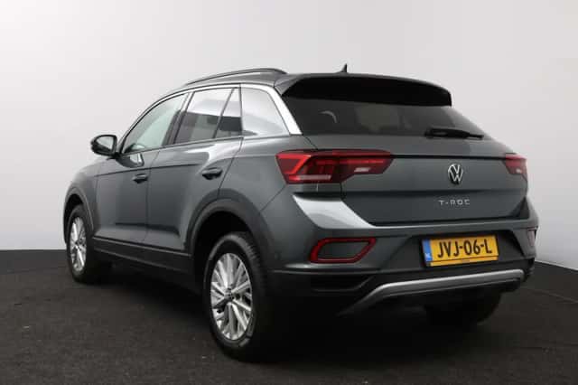Volkswagen T-Roc (2023) thumbnail 6