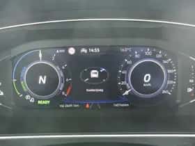 Volkswagen Tiguan (2022) thumbnail 4
